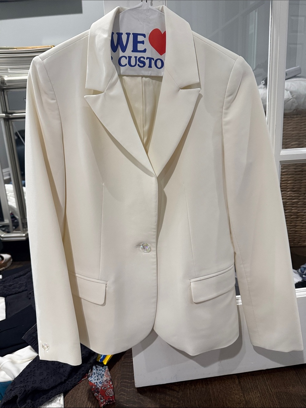 Elegant Cream Single-Button Women’s Blazer